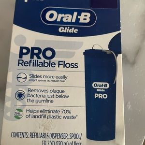 Oral B Refillable Floss New in Box
